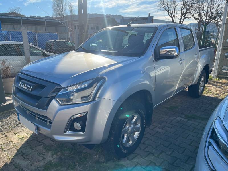 VENDU PICK-UP OCCASION A AUBAGNE ISUZU D-MAX CREW DOUBLE CABINE 4X4 DIESEL BOITE MANUELLE