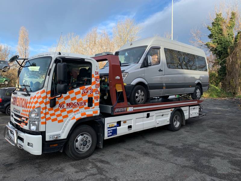 04.42.03.02.13                       Remorquage dépannage de voiture 24h/24 sur Aubagne et les alentours