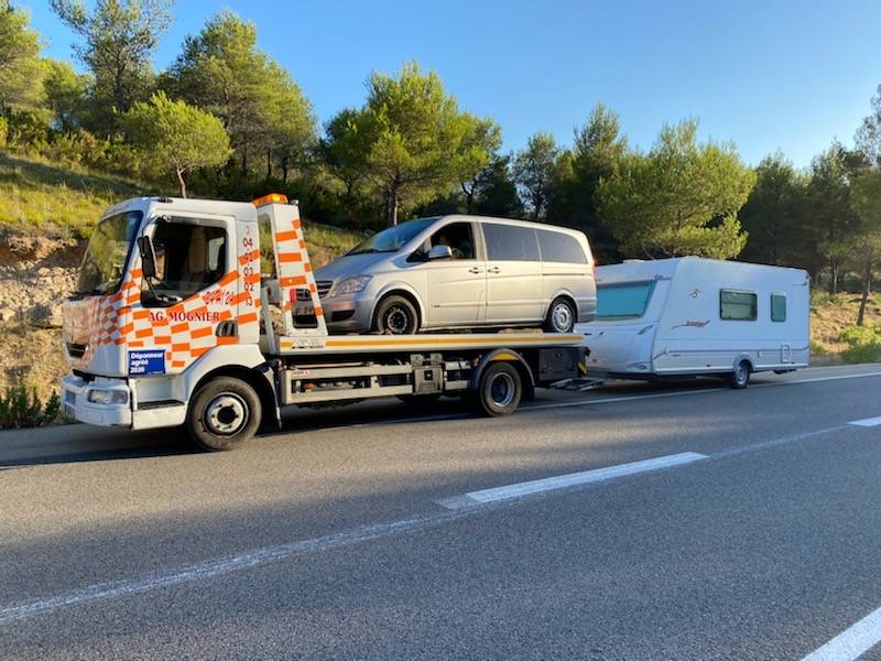 04.42.03.02.13                       Remorquage dépannage de voiture 24h/24 sur Aubagne et les alentours