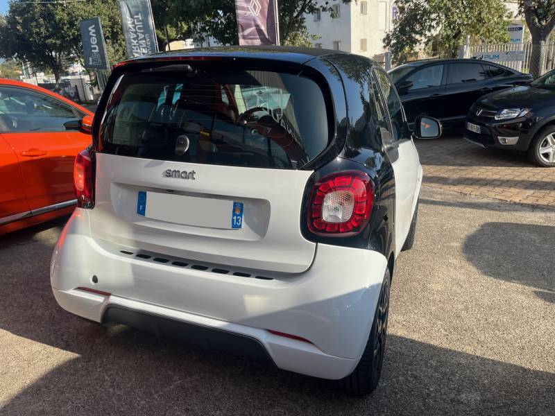 VENDU Occasion SMART FORTWO COUPE PASSION 71CH TWINAMIC BVA à AUBAGNE