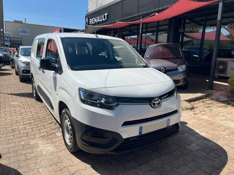 VENDU Utilitaire Toyota ProAce City essence 1.2L Turbo 110 ch L2 cabine approfondie