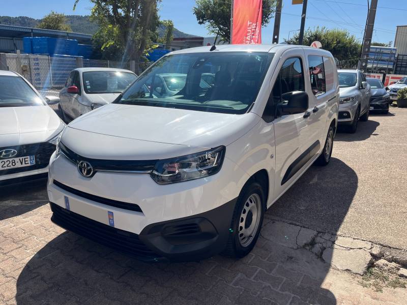 VENDU Utilitaire Toyota ProAce City essence 1.2L Turbo 110 ch L2 cabine approfondie