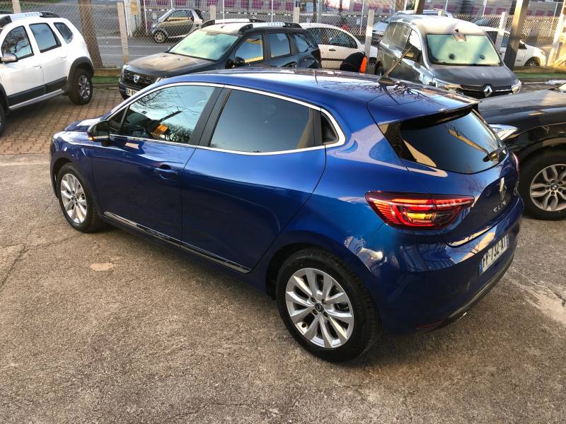 VENDU Nouvelle CLIO V DCI 115 INTENS en occasion faible kilométrage à Aubagne