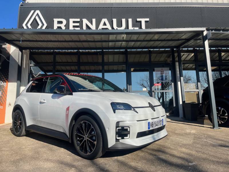 Venez découvrir dans notre agence la Nouvelle R5 100% électrique