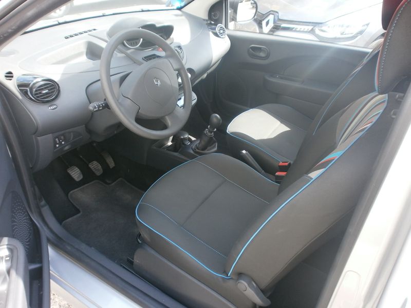 INTÉRIEUR TWINGO OCCASION GARLABAN AUTOMOBILE AUBAGNE 